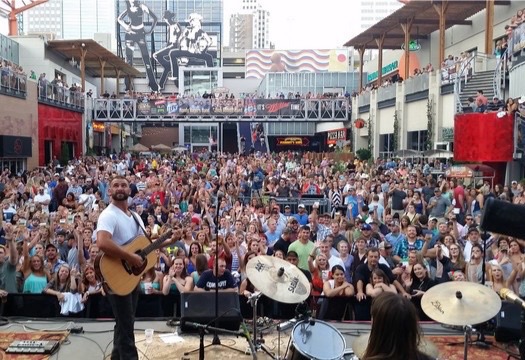 Outdoor crowd at KC Power & Light